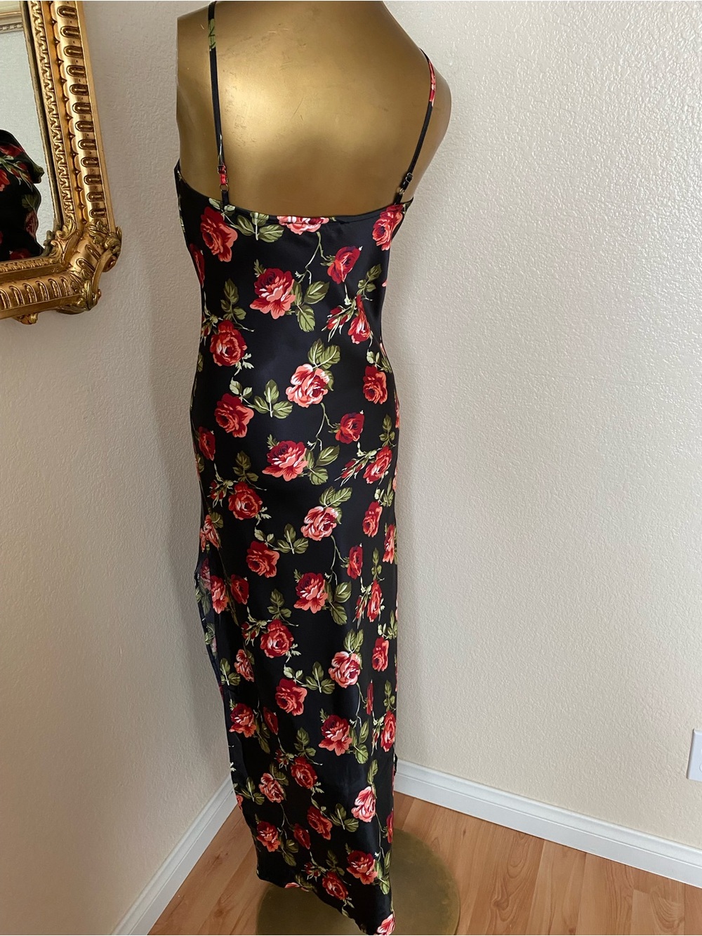 Audrey 3+1 Rose Print Dress - Picture 2 of 8